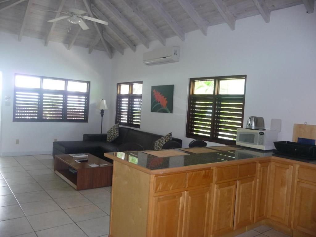 Dickenson Bay Buccaneer Beach Club الغرفة الصورة